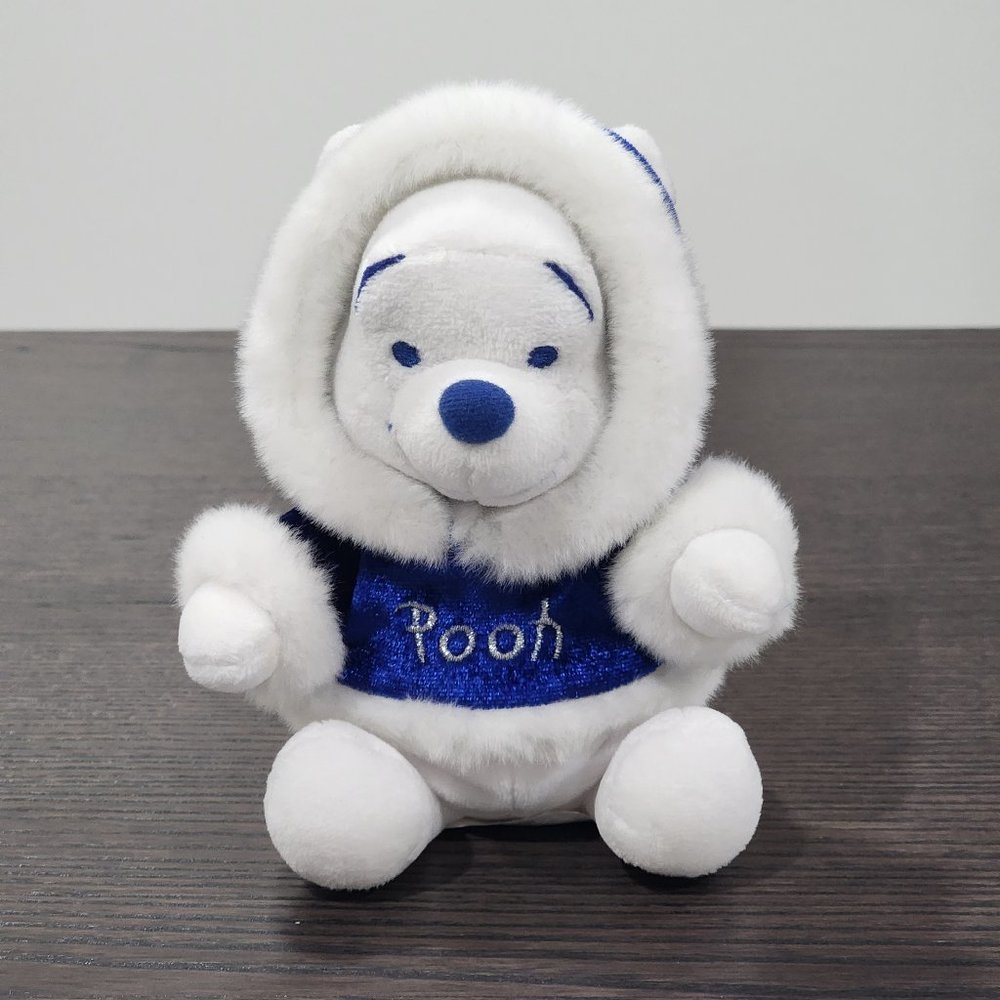 Mini-Winnie the Pooh (Holiday Edition)